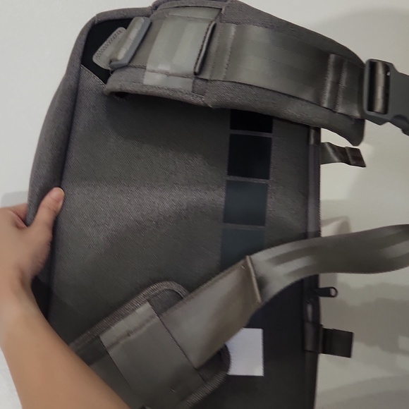 Ari Marcopoulos Incase Camera Bag - Picture 2 of 6